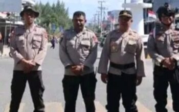 Ratusan Personel Polres Sumba Timur Amankan Karnaval HUT ke-81 RI di Waingapu