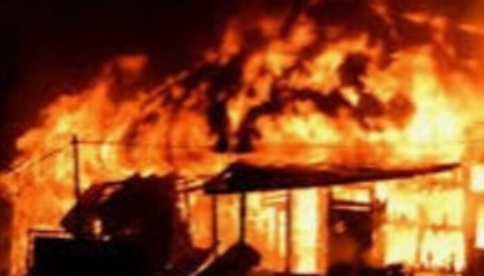 Rumah Agustinus Ngongo di Werilolo Tengah Diduga Dilalap Si Jago Merah, Sejumlah Barang Berharga Hangus