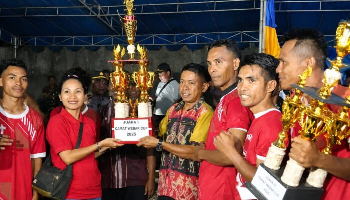 Sangu Ate Juara Camat Webar Cup, Kalahkan Waimangura 5-4 Lewat Adu Penalti